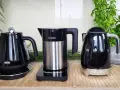 Trzy czarne czajniki: DeLonghi, Bosch i Smeg. Czy Sencor to za firma? Zobacz porównanie!