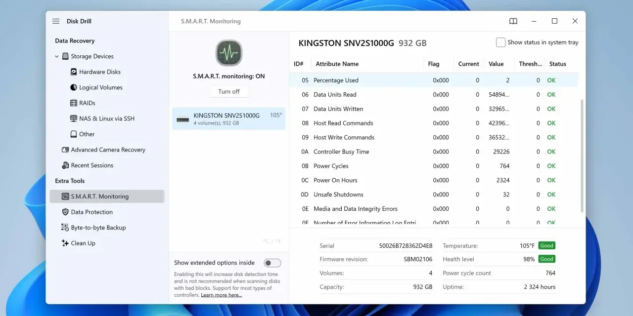 Monitorowanie S.M.A.R.T. dysku Kingston SNV2S1000G 932 GB. Widoczne dane o stanie dysku, temperaturze i poziomie zdrowia.