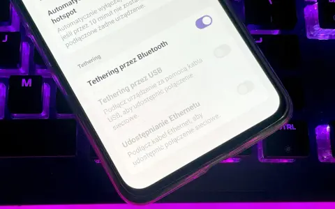 Jak udostępnić internet z telefonu? Na ekranie widać opcje tetheringu: przez Bluetooth, USB i Ethernet.