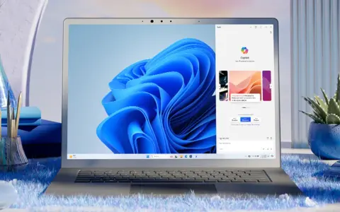 Nowoczesny laptop z oknem Copilot, który może pomóc w optymalizacji komputera.