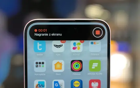 Nagrywanie ekranu iPhone w toku. Czerwona kropka i przycisk stop wskazują, że trwa rejestracja.