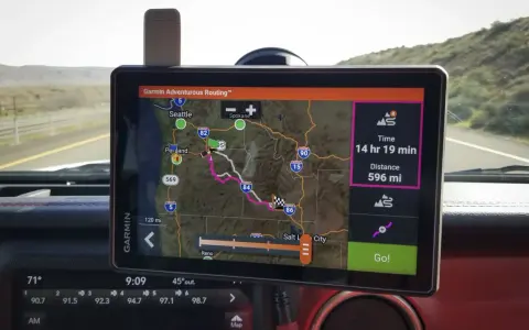 Najlepsza nawigacja dla ciężarówek na telefon: Garmin pokazuje trasę z Portland do Salt Lake City, 596 mil, 14h 19min.