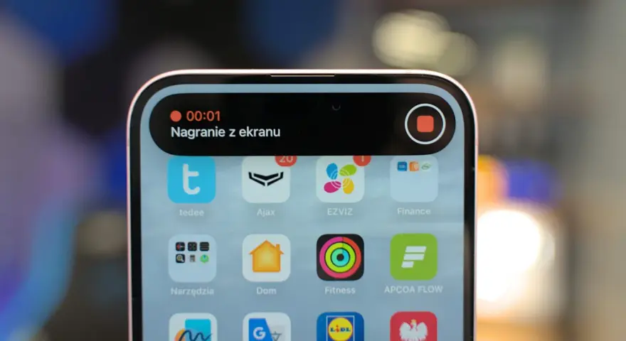 Nagrywanie ekranu iPhone w toku. Czerwona kropka i przycisk stop wskazują, że trwa rejestracja.