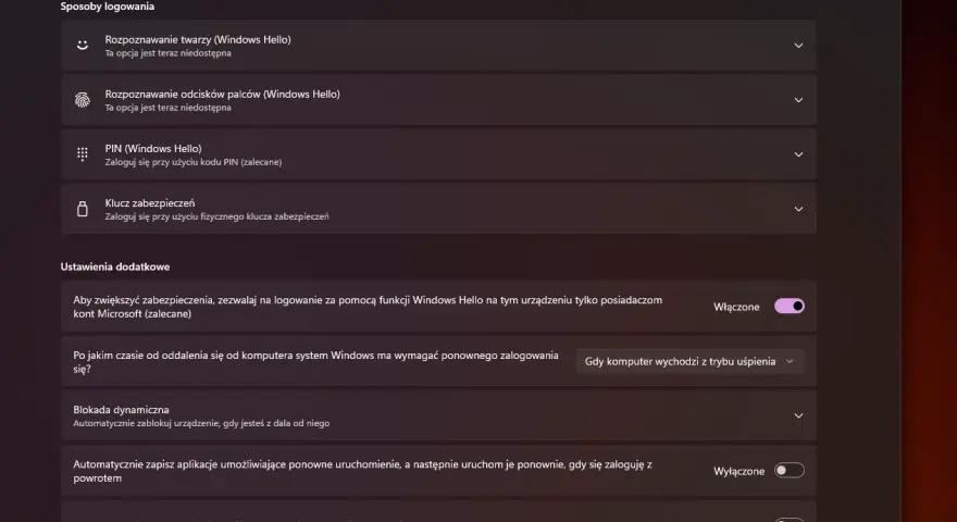Ustawienia konta Windows 11: opcje logowania, w tym PIN i klucz zabezpieczeń. Dowiedz się, jak usunąć hasło Windows 11, zarządzając metodami logowania.